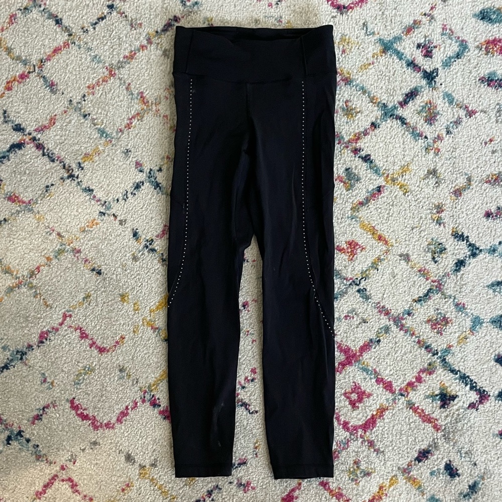 Lululemon black reflective dot leggings size 2